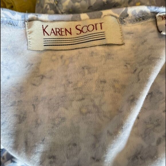 Karen Scott Floral Top - Picture 6 of 7